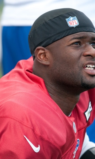 Vince Young signs with agent Leigh Steinberg, wants to play